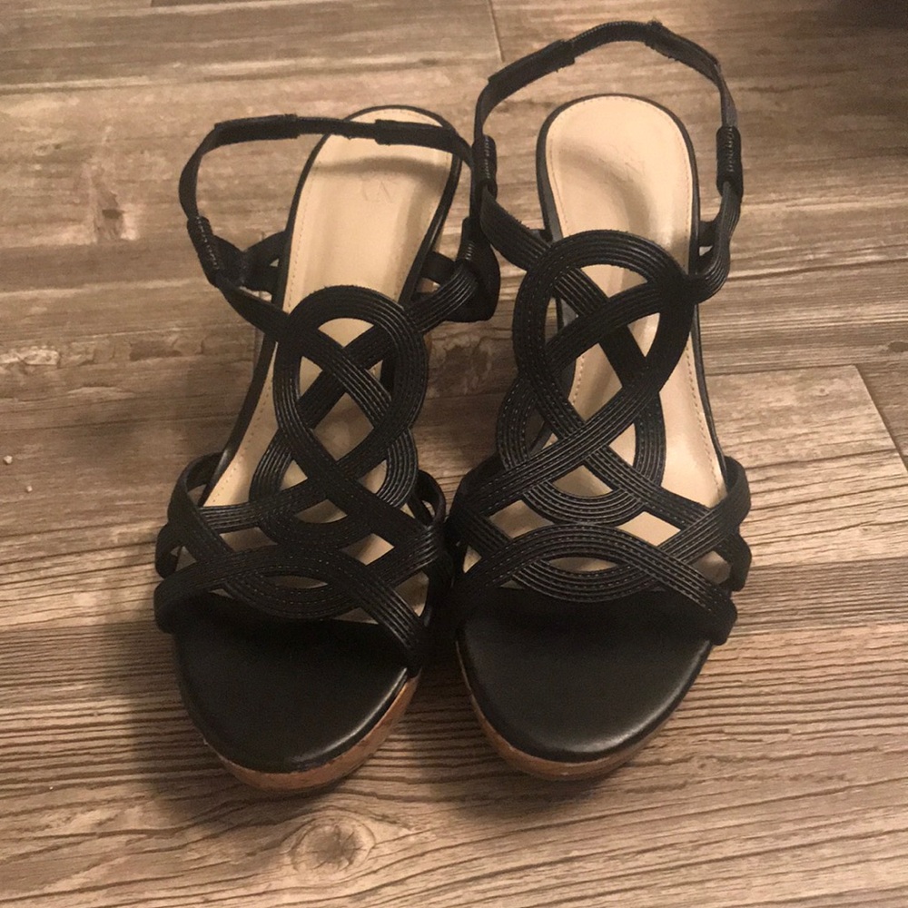 NY&C black sandal wedges size 8.5